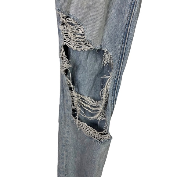 AMERICAN EAGLE MOM JEAN Comfort Stretch Waistband Light Wash Distressed Jeans 2 - Picture 4 of 16
